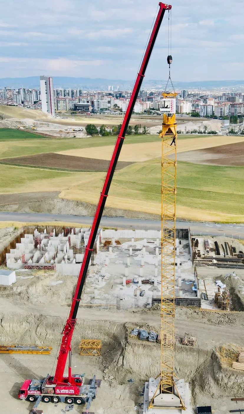 Ankara’da mobil vinç ile kule vinç gövde ve döner kule montajı