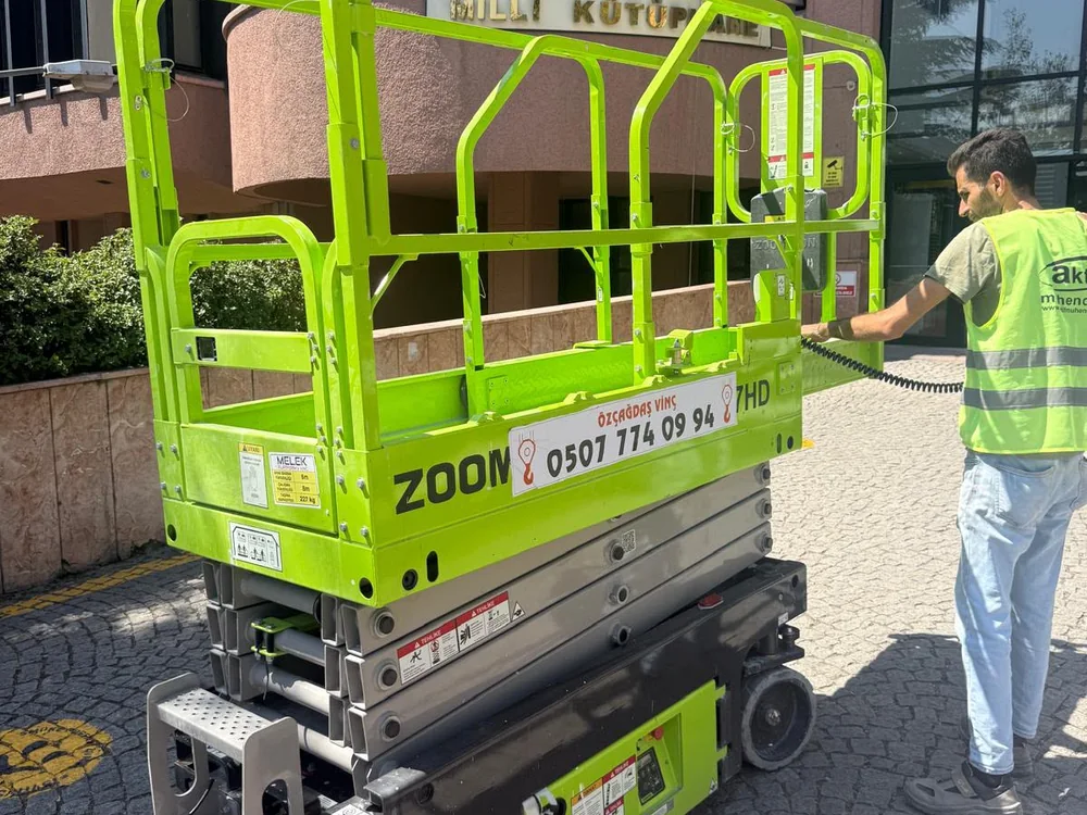 14 metre manlift